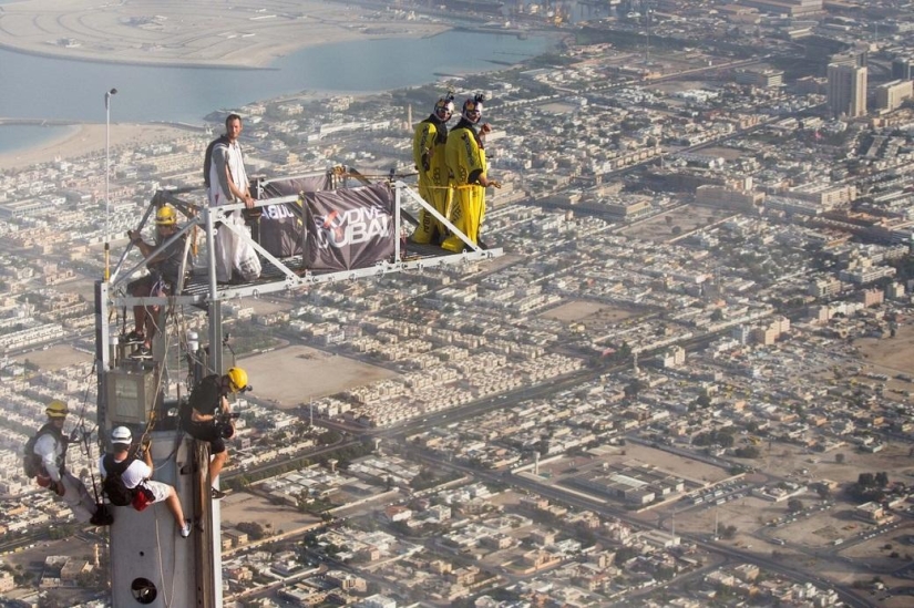 Jump from the tallest building in the world