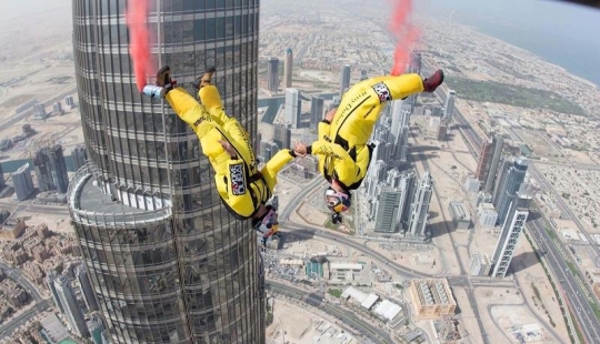 Jump from the tallest building in the world