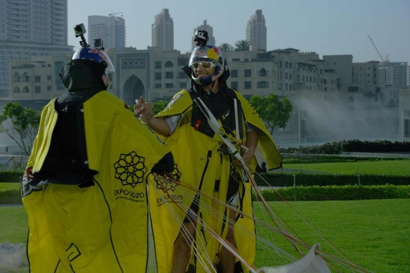 Jump from the tallest building in the world