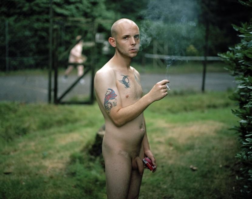 Jóvenes naturistas británicos