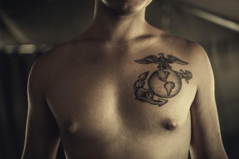 Jóvenes patriotas húngaros en un campamento militar Jóvenes patriotas húngaros en un campamento militar