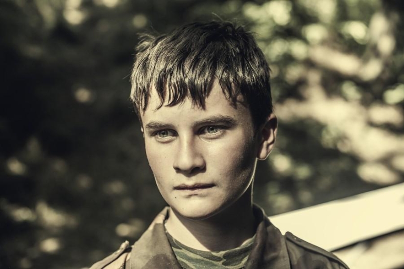 Jóvenes patriotas húngaros en un campamento militar Jóvenes patriotas húngaros en un campamento militar