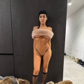 Kanye West es criticado por publicar fotos 'espeluznantes' de su esposa Bianca Censori sin apenas ropa: 'Deja de prostituir a tu pareja'