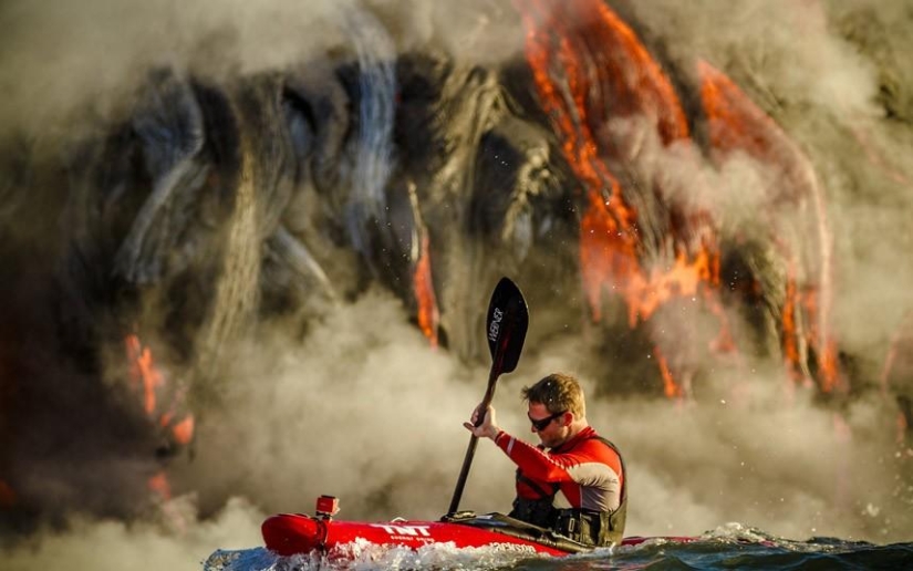 Kayak junto a la lava