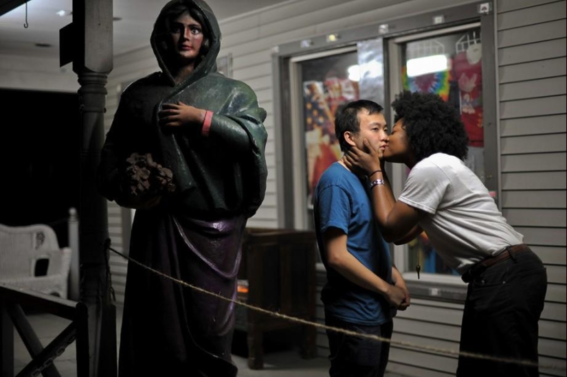 Kisses from friends and strangers Kisses from friends and strangers