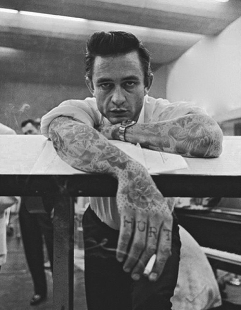 ¡Kolschik, pínchame el cráneo! ¡Kolschik, pínchame el cráneo!