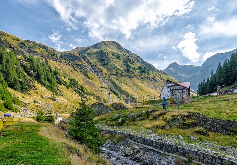La autopista Transfagaras es una de las rutas más bonitas de Europa