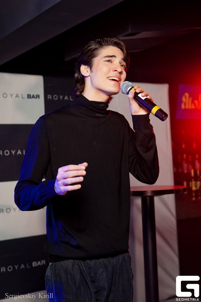 La batalla de estilistas se dio en la presentación de la revista Melon Rich La batalla de estilistas se dio en la presentación de la revista Melon Rich