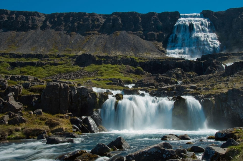 La belleza de las cascadas de Islandia en fotografías