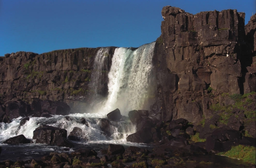 La belleza de las cascadas de Islandia en fotografías
