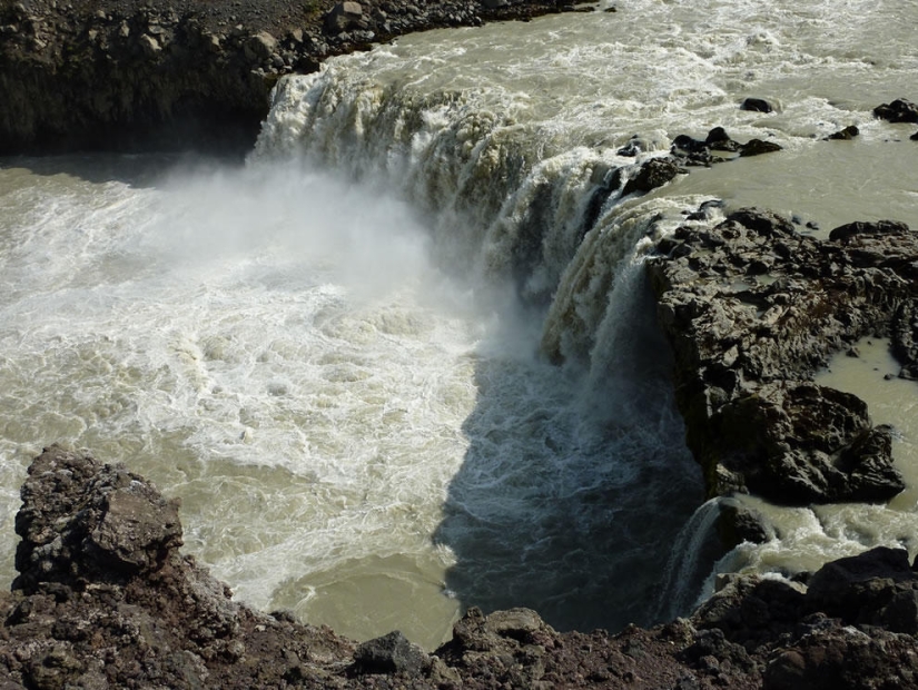 La belleza de las cascadas de Islandia en fotografías