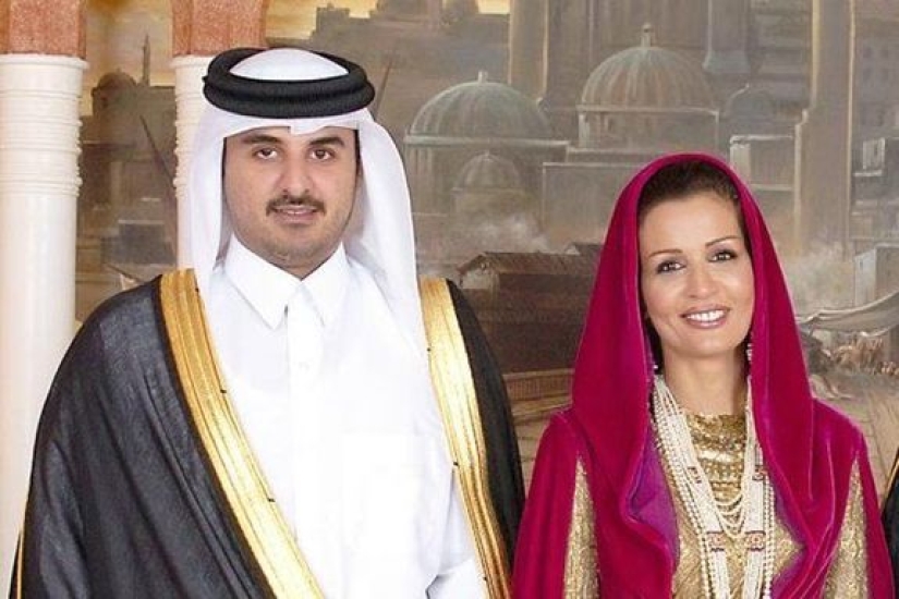 La belleza oriental que realmente gobierna Qatar: Sheikha Moza