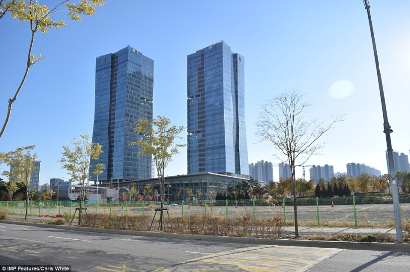 La ciudad "inteligente" del futuro en la que nadie vive: cómo fracasó el proyecto de construcción más ambicioso de Asia La ciudad "inteligente" del futuro en la que nadie vive: cómo fracasó el proyecto de construcción más ambicioso de Asia