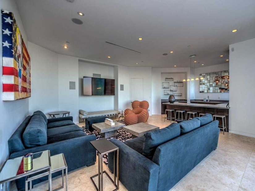 La estrella de YouTube de 23 años Jordan Maron compró una mansión de 4,5 millones de dólares en Hollywood La estrella de YouTube de 23 años Jordan Maron compró una mansión de 4,5 millones de dólares en Hollywood