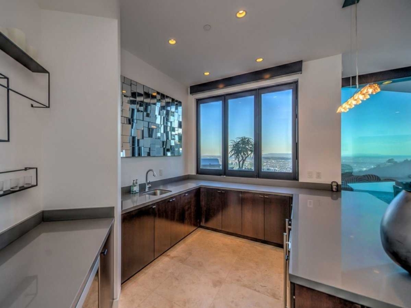 La estrella de YouTube de 23 años Jordan Maron compró una mansión de 4,5 millones de dólares en Hollywood La estrella de YouTube de 23 años Jordan Maron compró una mansión de 4,5 millones de dólares en Hollywood