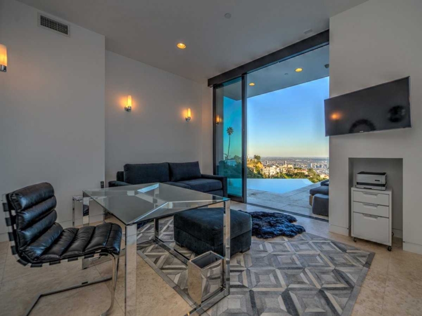 La estrella de YouTube de 23 años Jordan Maron compró una mansión de 4,5 millones de dólares en Hollywood La estrella de YouTube de 23 años Jordan Maron compró una mansión de 4,5 millones de dólares en Hollywood