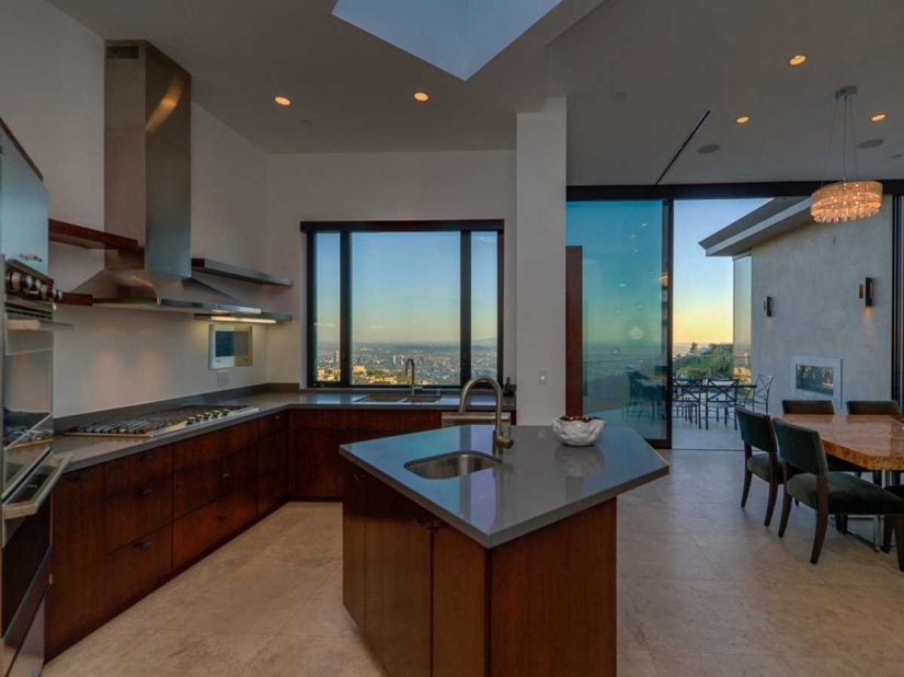 La estrella de YouTube de 23 años Jordan Maron compró una mansión de 4,5 millones de dólares en Hollywood La estrella de YouTube de 23 años Jordan Maron compró una mansión de 4,5 millones de dólares en Hollywood