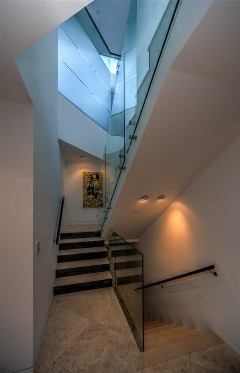 La estrella de YouTube de 23 años Jordan Maron compró una mansión de 4,5 millones de dólares en Hollywood La estrella de YouTube de 23 años Jordan Maron compró una mansión de 4,5 millones de dólares en Hollywood