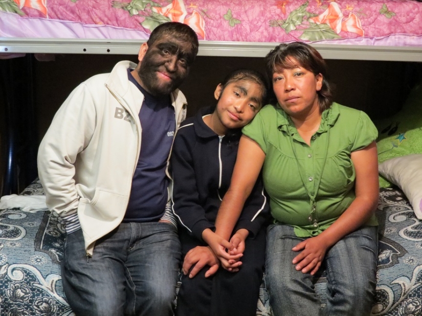 La familia más peluda del mundo. La familia más peluda del mundo.