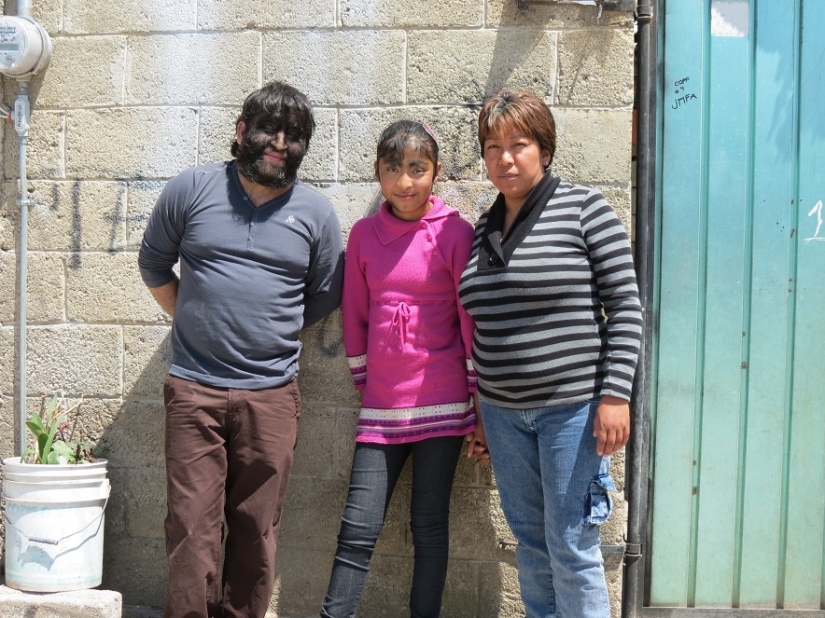 La familia más peluda del mundo. La familia más peluda del mundo.