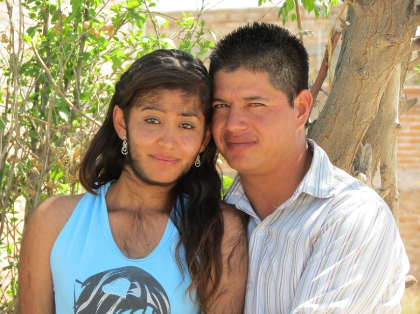 La familia más peluda del mundo. La familia más peluda del mundo.