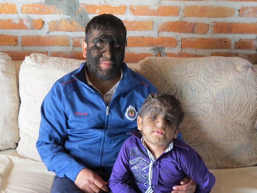 La familia más peluda del mundo. La familia más peluda del mundo.