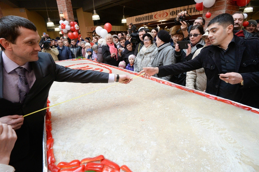 La gelatina más grande del mundo se preparó en Moscú La gelatina más grande del mundo se preparó en Moscú