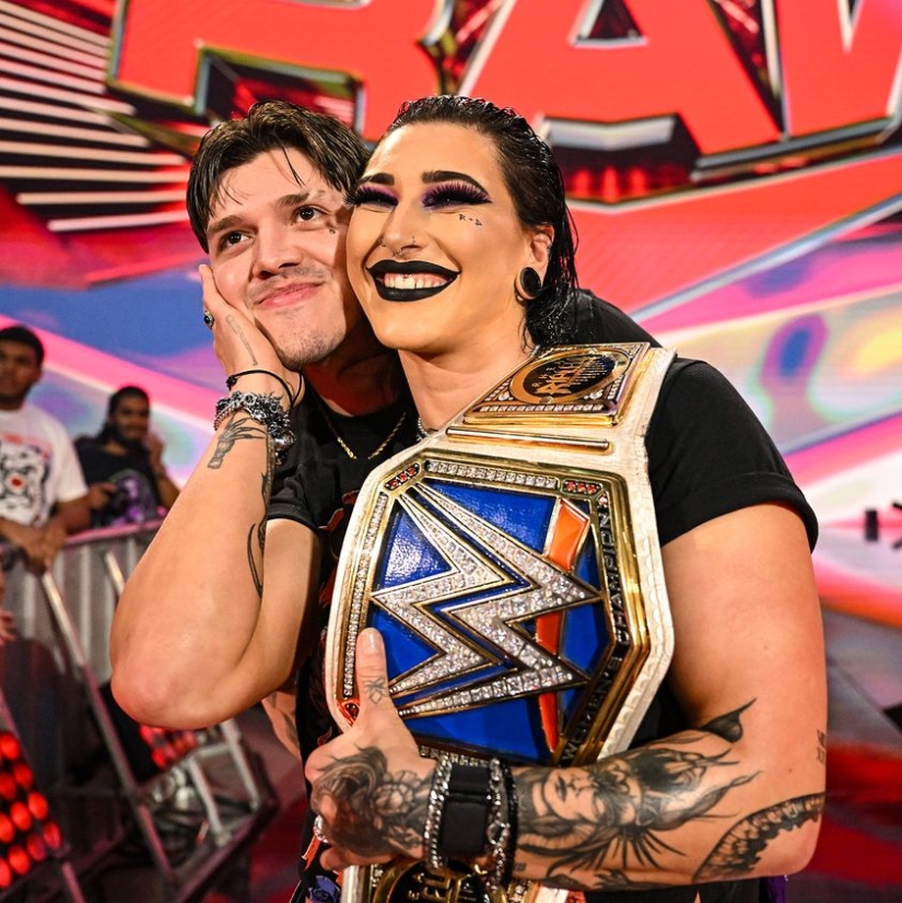 La luchadora Rhea Ripley y sus dos lados: una bestia en el ring y una lindura en la vida real