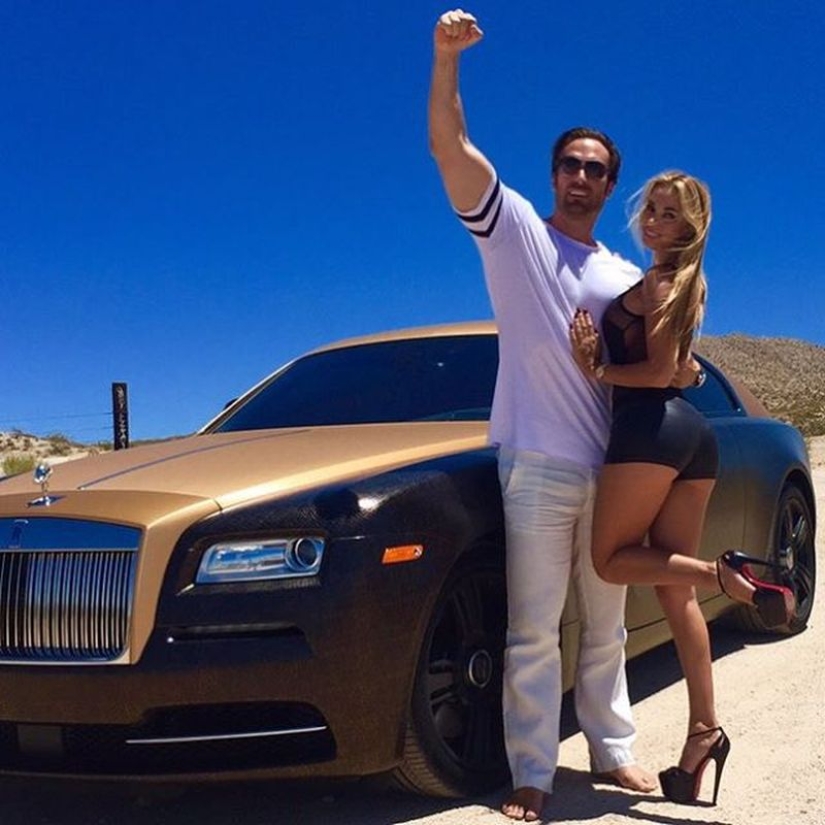 La lujosa vida de este hombre casado solo puede ser envidiada La lujosa vida de este hombre casado solo puede ser envidiada