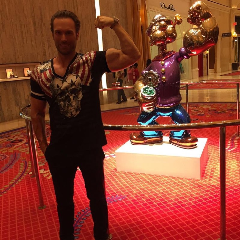 La lujosa vida de este hombre casado solo puede ser envidiada La lujosa vida de este hombre casado solo puede ser envidiada