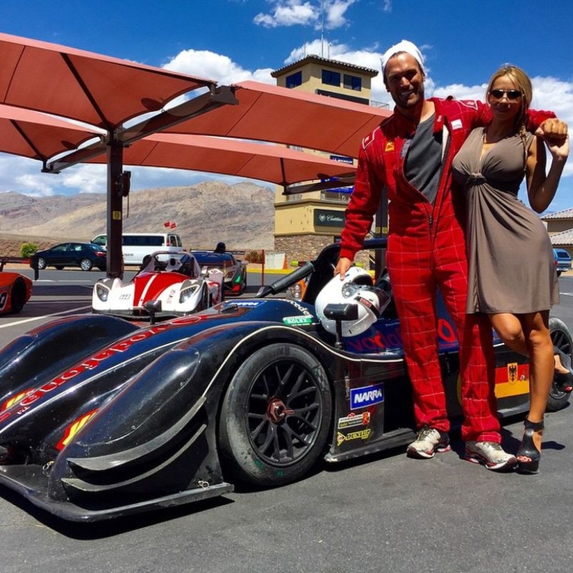 La lujosa vida de este hombre casado solo puede ser envidiada La lujosa vida de este hombre casado solo puede ser envidiada