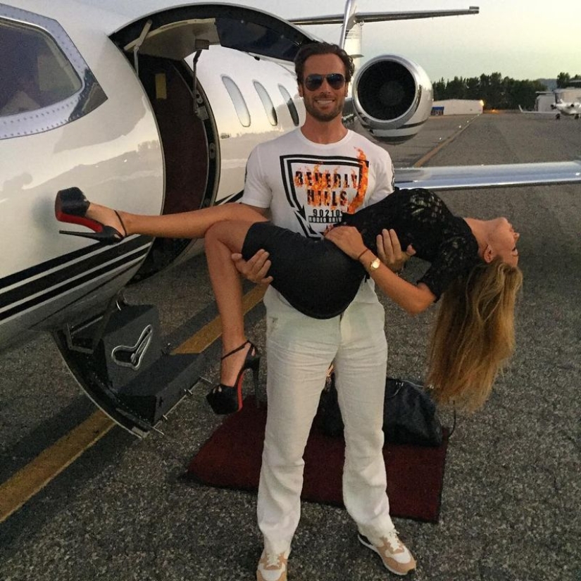 La lujosa vida de este hombre casado solo puede ser envidiada La lujosa vida de este hombre casado solo puede ser envidiada