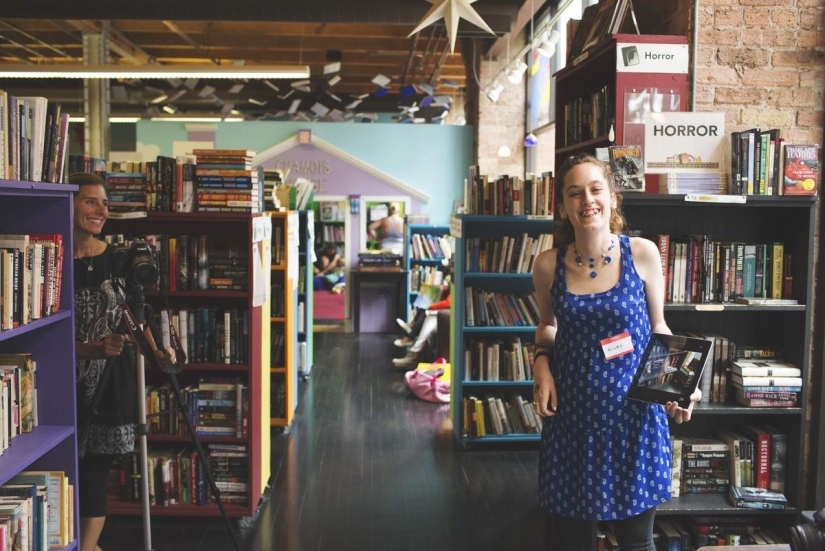 La madre de una niña con síndrome de Down organizó una sesión de fotos para niños con discapacidad para el nuevo curso escolar