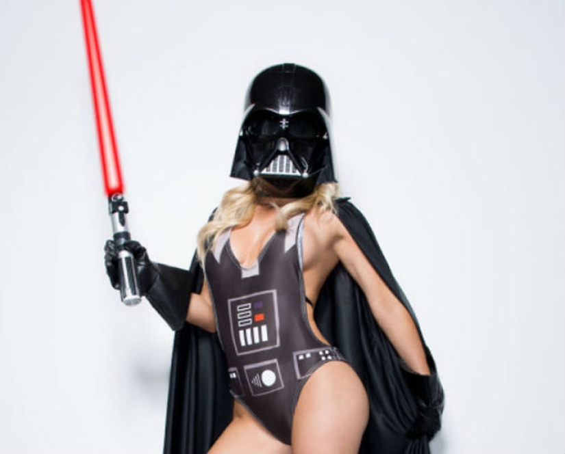 La modelo de Playboy se probó imágenes de sus personajes favoritos de "Star Wars"
