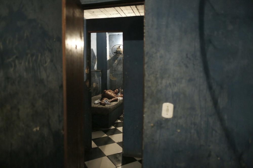 La morada del libertinaje: fotos espeluznantes del famoso barrio rojo brasileño La morada del libertinaje: fotos espeluznantes del famoso barrio rojo brasileño