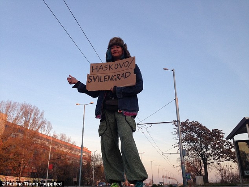 La niña hizo autostop de Suecia a Malasia con solo $200 en el bolsillo