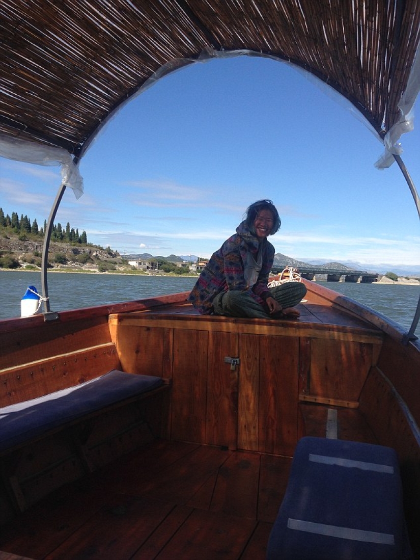 La niña hizo autostop de Suecia a Malasia con solo $200 en el bolsillo