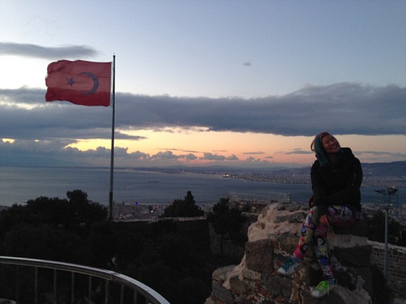 La niña hizo autostop de Suecia a Malasia con solo $200 en el bolsillo