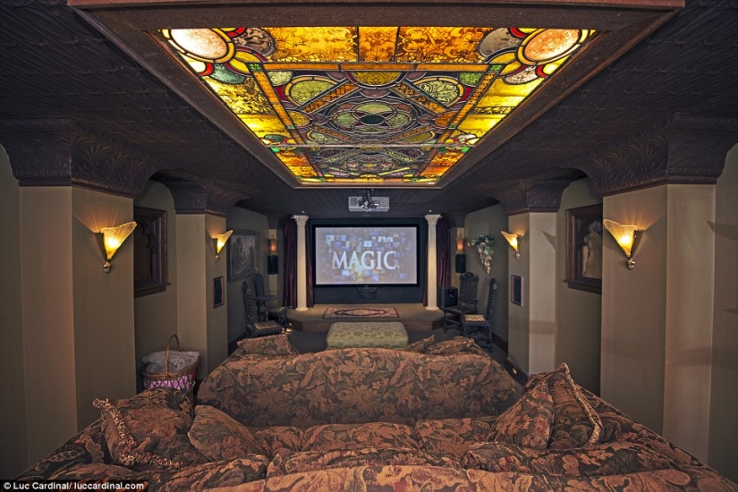 La pareja compró una mansión abandonada por un dólar, y ahora cuesta 2 2.4 millones La pareja compró una mansión abandonada por un dólar, y ahora cuesta 2 2.4 millones