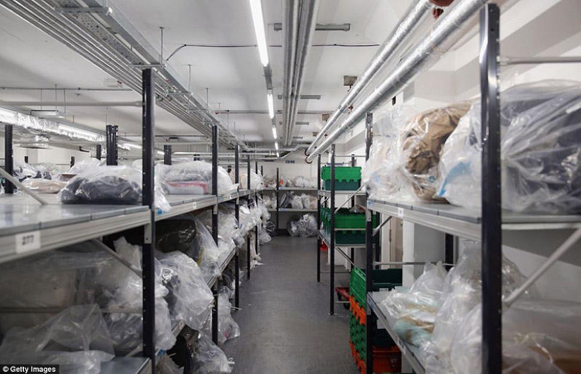 La riqueza y variedad del contrabando confiscado en el aeropuerto de Londres La riqueza y variedad del contrabando confiscado en el aeropuerto de Londres