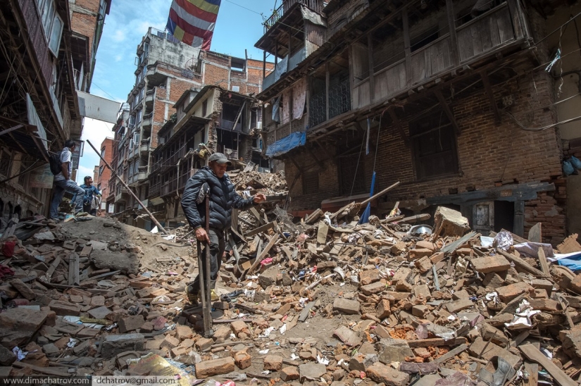 La tragedia en Nepal: un terrible reportaje desde el lugar de los hechos La tragedia en Nepal: un terrible reportaje desde el lugar de los hechos