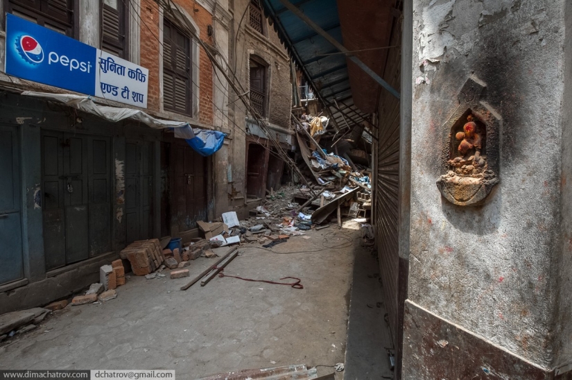 La tragedia en Nepal: un terrible reportaje desde el lugar de los hechos La tragedia en Nepal: un terrible reportaje desde el lugar de los hechos