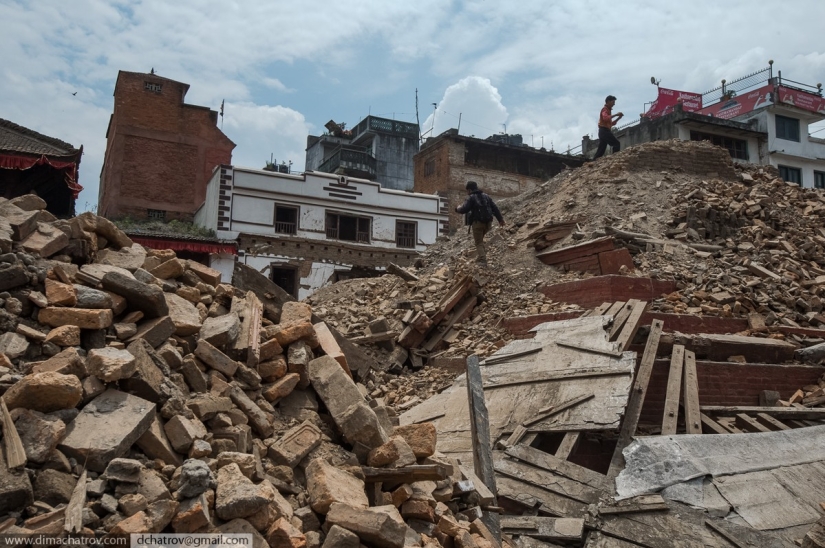 La tragedia en Nepal: un terrible reportaje desde el lugar de los hechos La tragedia en Nepal: un terrible reportaje desde el lugar de los hechos