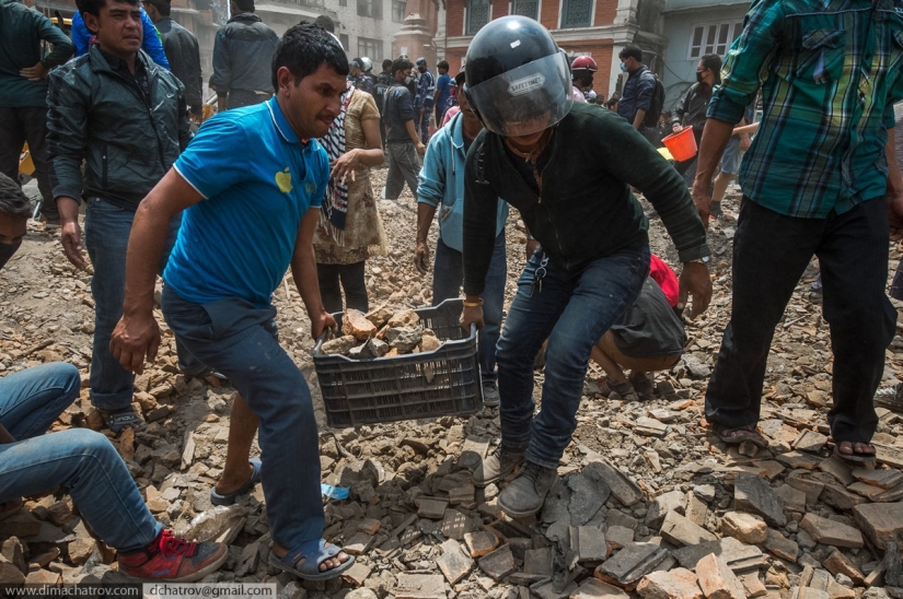 La tragedia en Nepal: un terrible reportaje desde el lugar de los hechos La tragedia en Nepal: un terrible reportaje desde el lugar de los hechos