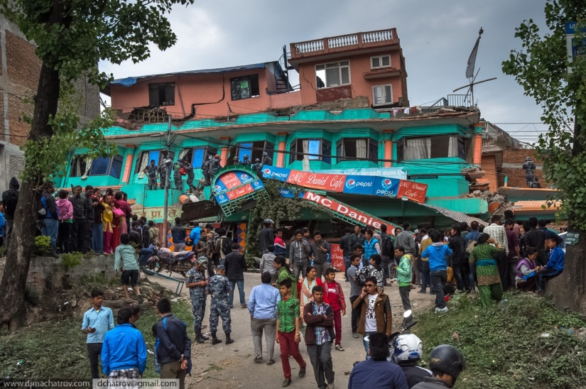 La tragedia en Nepal: un terrible reportaje desde el lugar de los hechos La tragedia en Nepal: un terrible reportaje desde el lugar de los hechos
