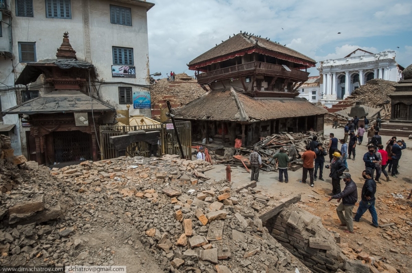 La tragedia en Nepal: un terrible reportaje desde el lugar de los hechos La tragedia en Nepal: un terrible reportaje desde el lugar de los hechos