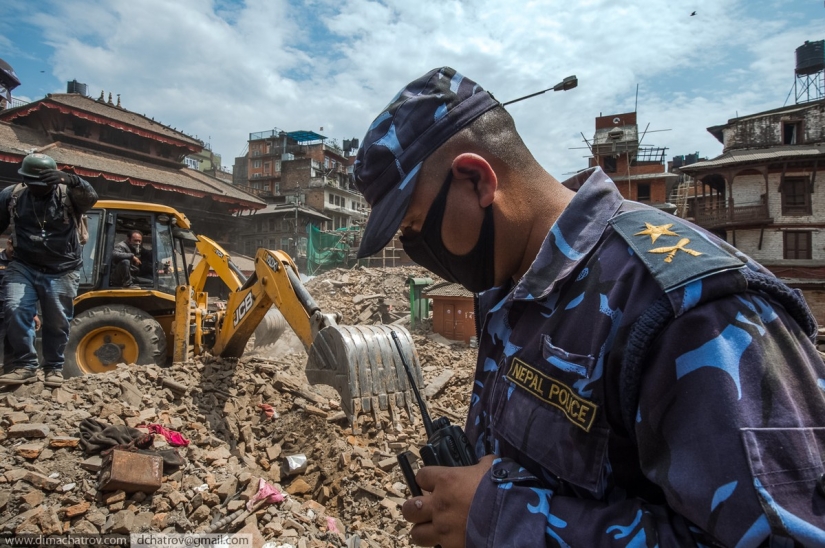 La tragedia en Nepal: un terrible reportaje desde el lugar de los hechos La tragedia en Nepal: un terrible reportaje desde el lugar de los hechos