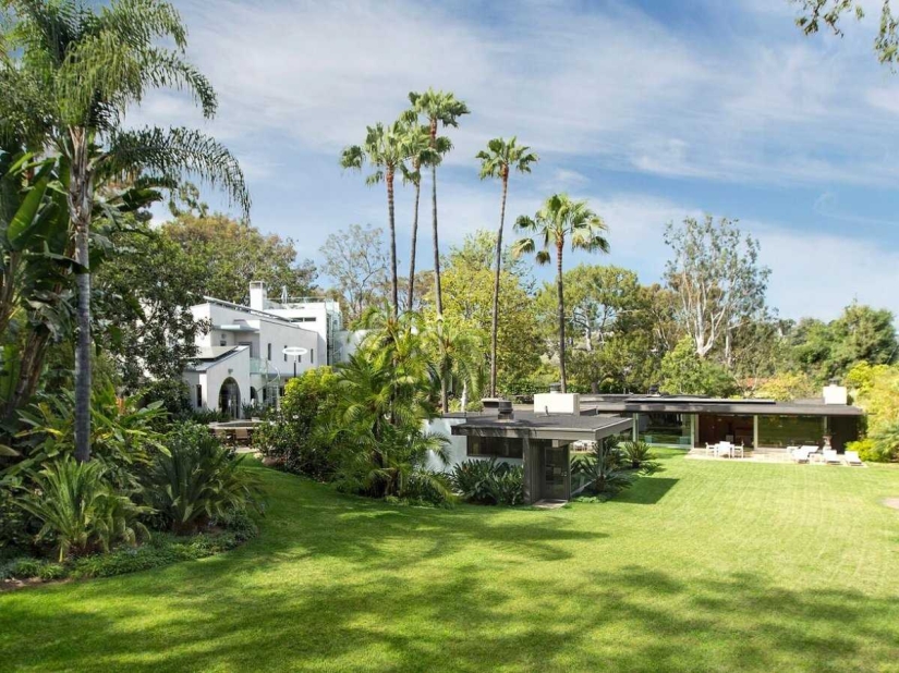 La ultramoderna finca de uno de los creadores de Los Simpson, que se puede comprar por 18 millones de dólares