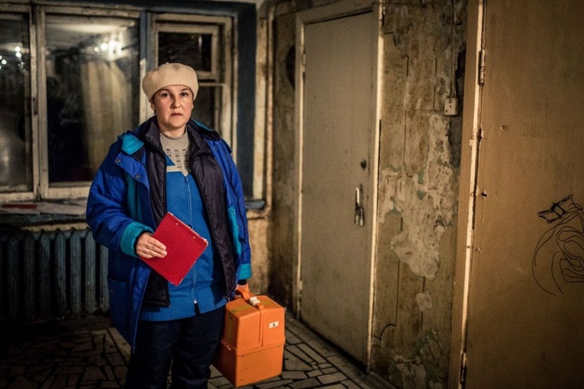 La vida cotidiana de los trabajadores de ambulancias: cambiar como a la guerra