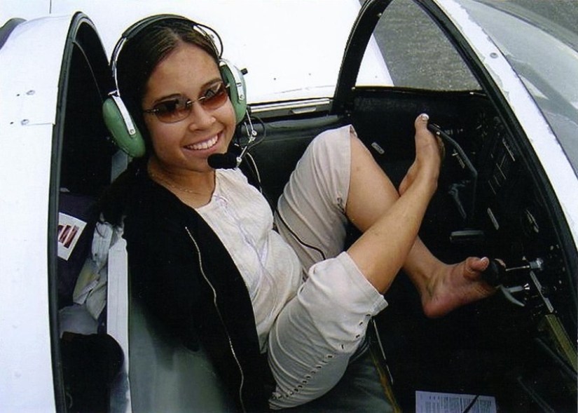 La vida de una mujer americana nacida sin brazos es mucho más interesante y agitada que la tuya.